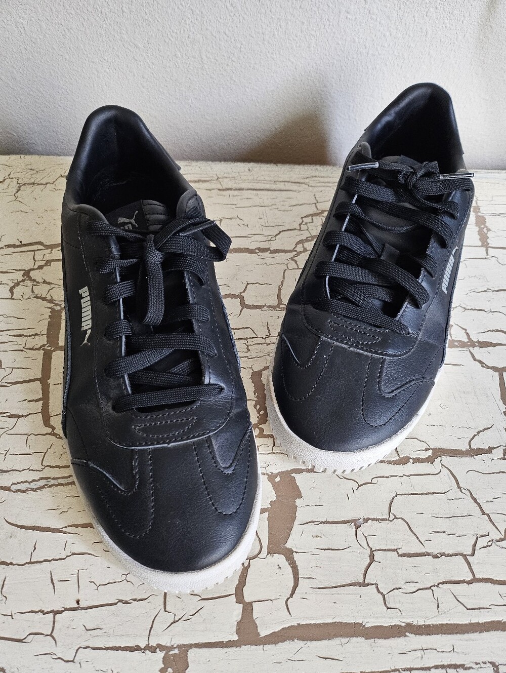 PUMA Club 5v5 Mens 10.5 Leather Black Uppers Low Excellent Used Condition